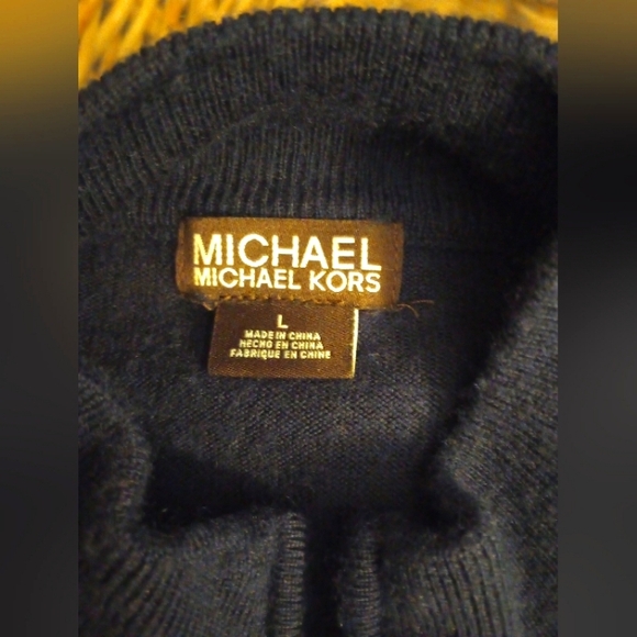 Men's Michael Kors Sweater. Dark Blue pullover Sweater. Quarter zip.  Size Large - Picture 7 of 9